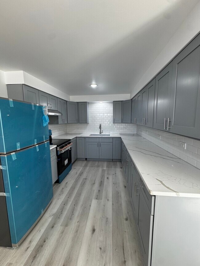 Photo - 4656 W 87th St