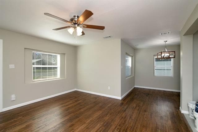 Photo - 636 Schieme St