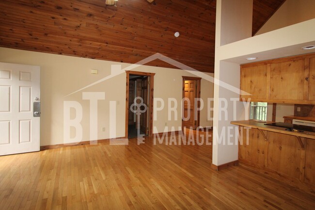 Photo - Gorgeous Lodge in Gated Community! House