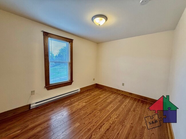 Photo - 2 School St Unit 2