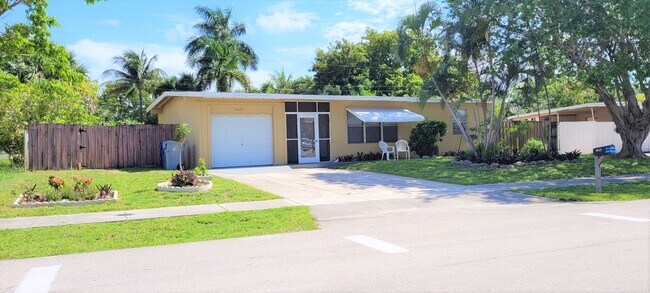 Front View A - 1411 NE 40th St