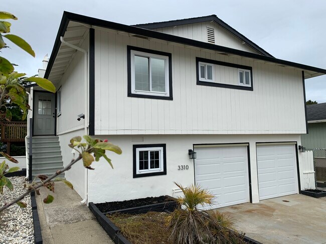 Scenic UPPER unit 3b/2ba - 3310 Fasman Dr Unit 3b2ba upper scenic