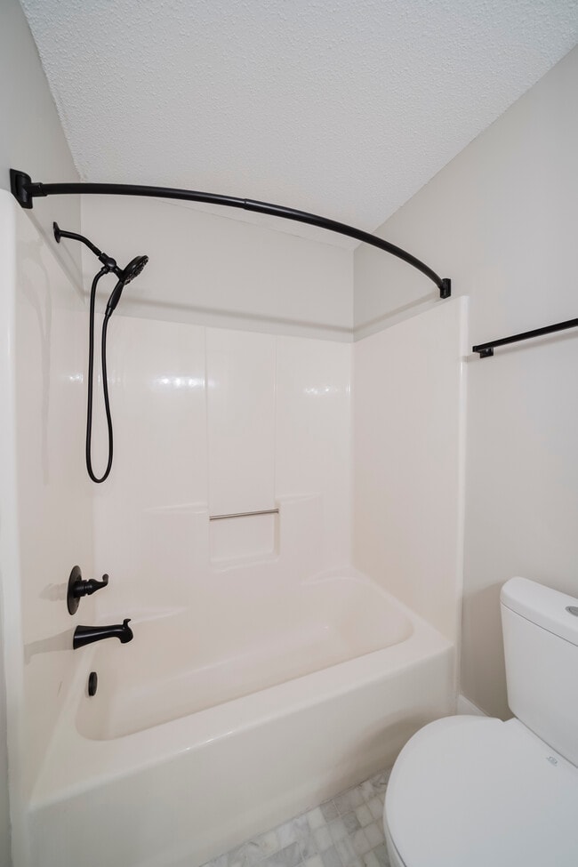 Photo - 1072 Walnut St