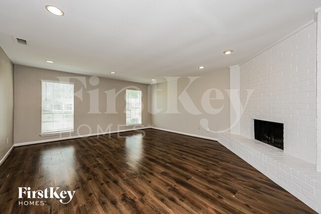 1217 Meadow Creek Dr
