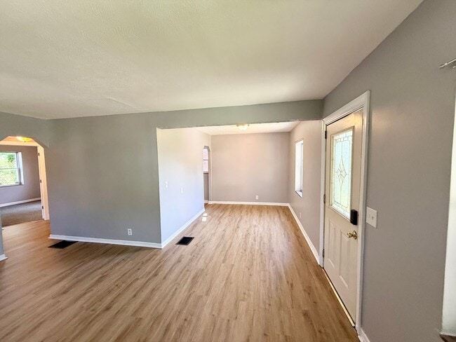 Photo - Cozy & Spacious 4-Bedroom Home in Cincinnati