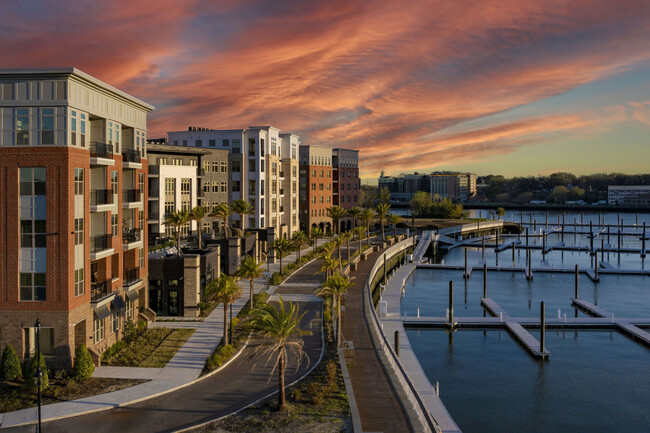 Building Photo - EmmaJames Rental