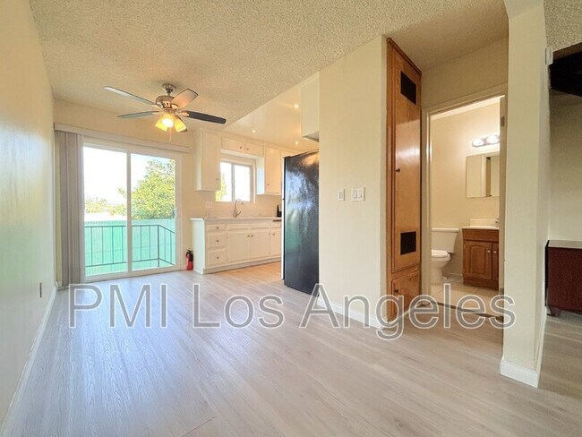 Photo - 2475 Wabash Ave