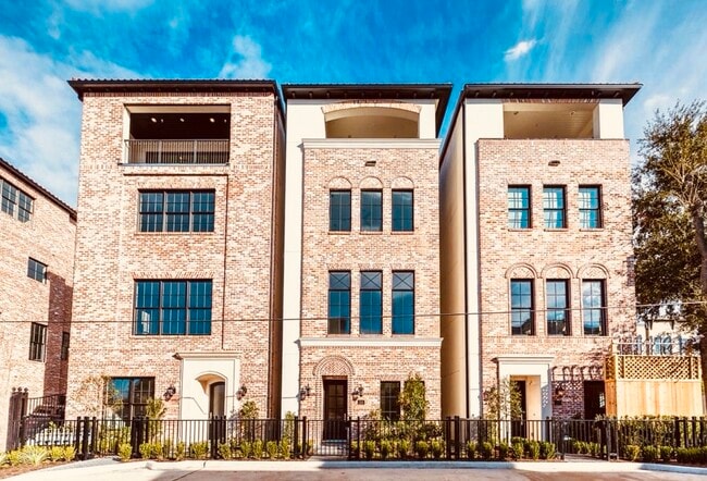 Building Photo - 19 Robita St