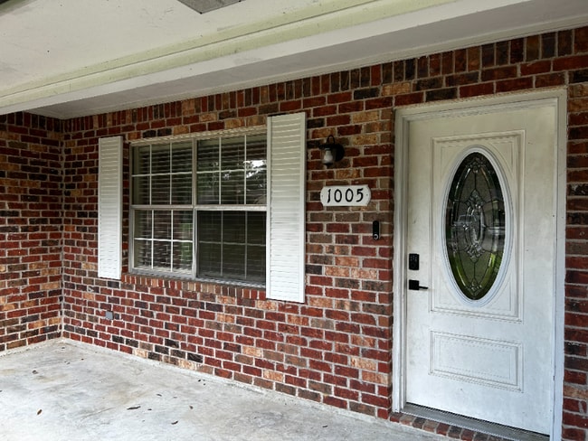 Photo - 1005 Nichols St