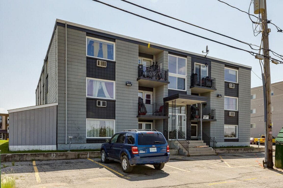 Photo - Calvin Manor