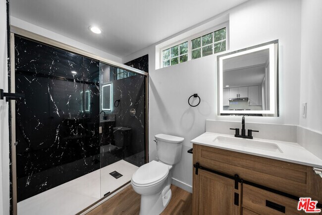 Photo - 1535-1534 N Kingsley Dr