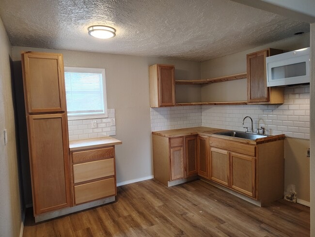 Photo - 602 S Woody Dr