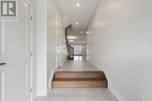 Photo - 534 Corretto Pl