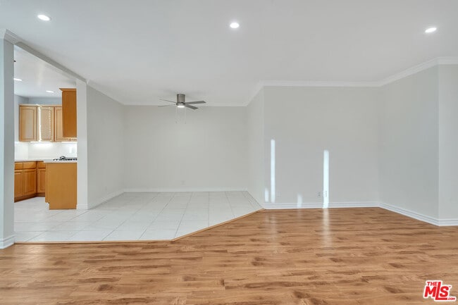 Photo - 432 N Palm Dr Unit 409