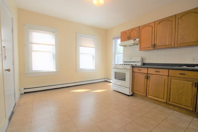 Photo - 35 Danforth St Unit 2