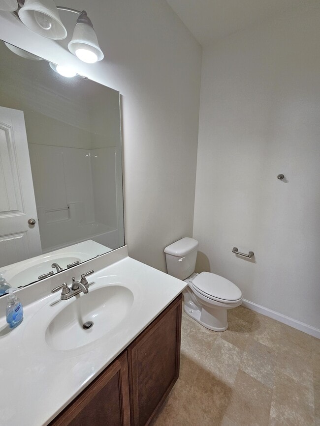 Photo - 185 Bur Oak Dr
