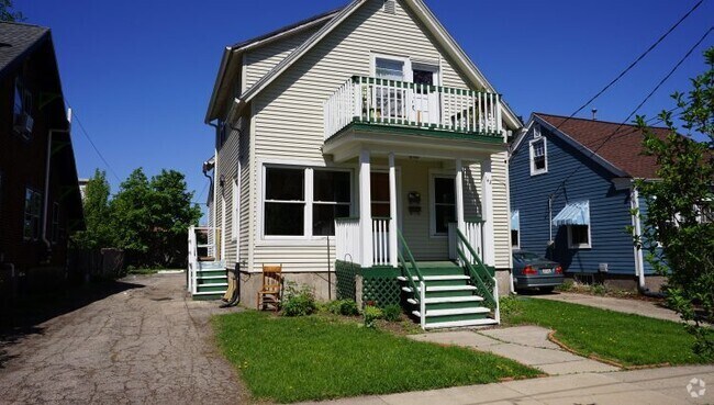 Building Photo - 142 S Marquette St Unit 1 Rental