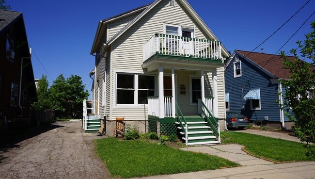 Building Photo - 142 S Marquette St Unit 1 Rental