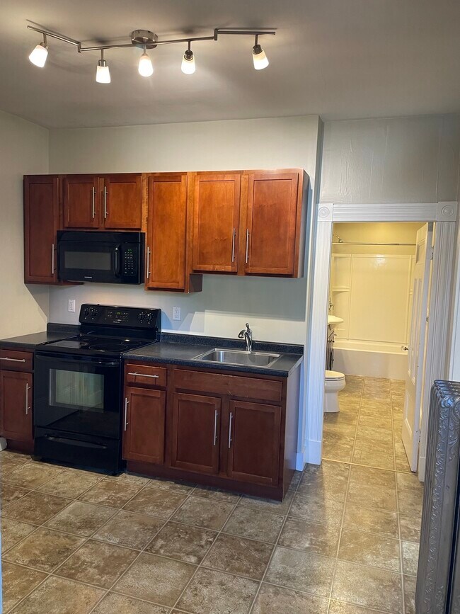 Photo - 198 Mammoth Rd