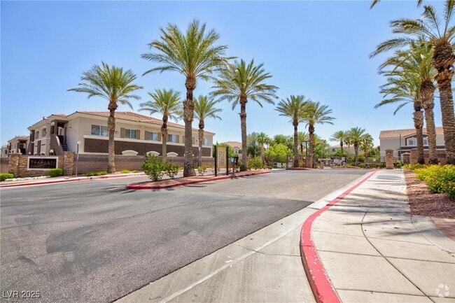 Building Photo - 9303 Gilcrease Ave Unit 2210 Rental