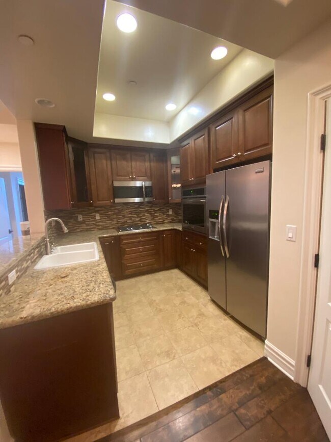 Photo - 4824 Tujunga Ave Apartments Unit ph-7