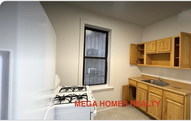 Building Photo - 6102 43rd Ave Unit 2 Rental