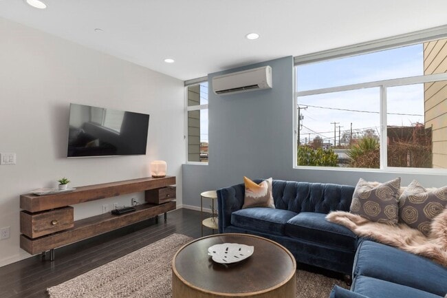 Photo - 4Bd/3Ba Seattle Townhome