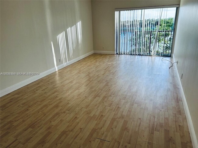 Photo - 8600 N Sherman Cir Unit 504