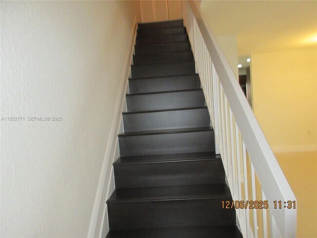 Photo - 550 SW 115th Ave