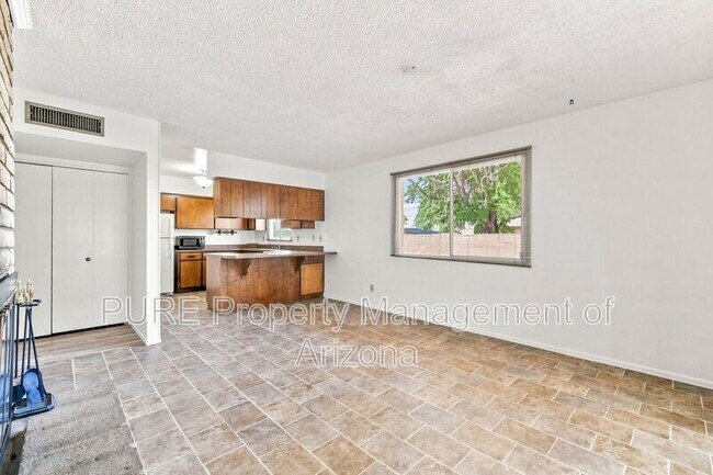 Photo - 2604 W Ellis Dr