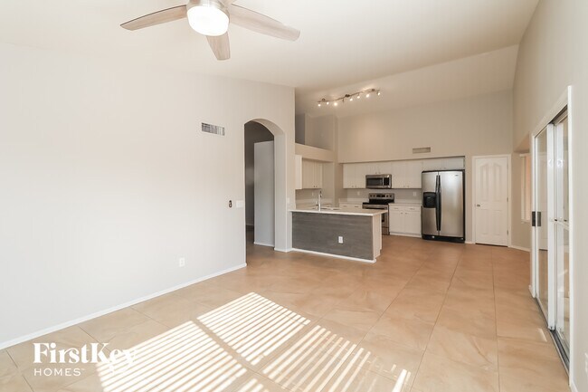 Photo - 12557 W Holly St