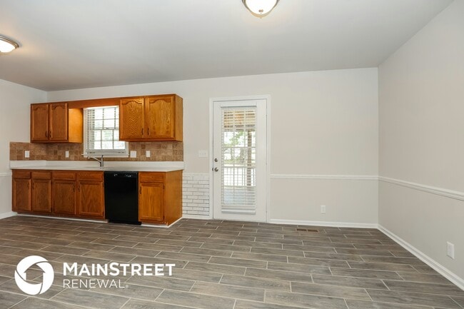 Photo - 132 Lynnford Dr