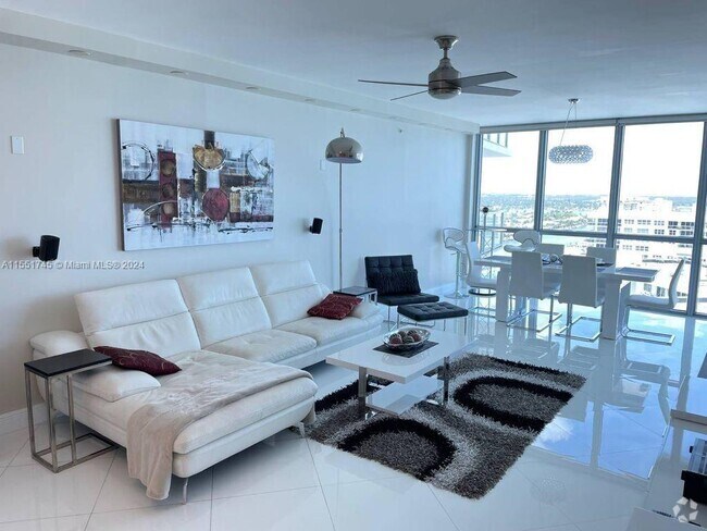 Building Photo - 3101 S Ocean Dr Unit 2003 (Available JUNE 28) Rental