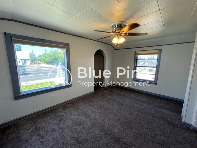 Photo - 498 E 17th St