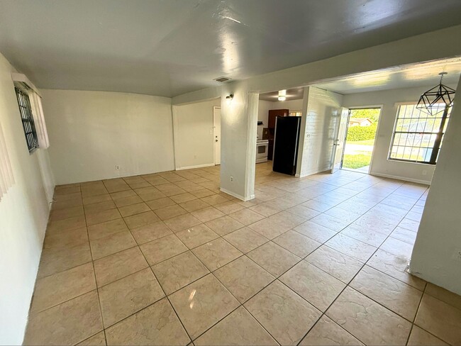 Photo - 20520 NW 24th Ct