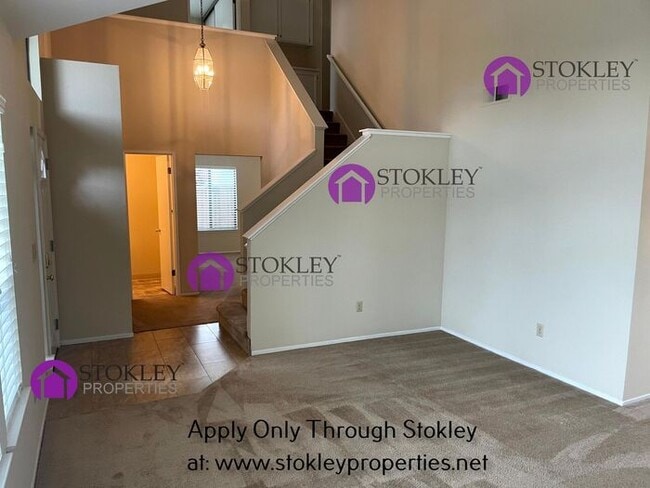 Photo - 1633 Lindbergh Dr