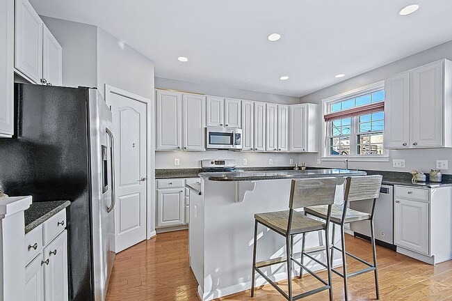 Photo - 2016 Fleet St