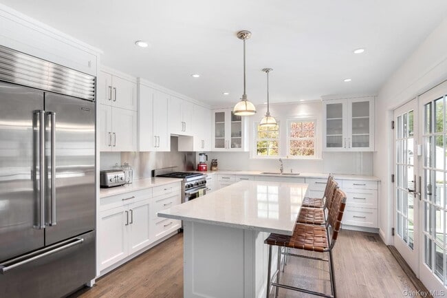 Photo - 48 Sheppard St