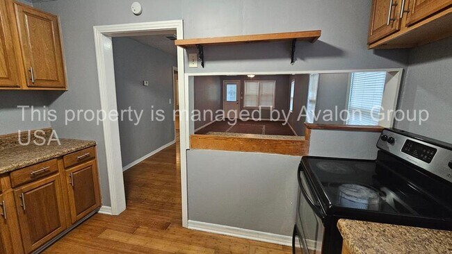 Photo - 3056 Date St