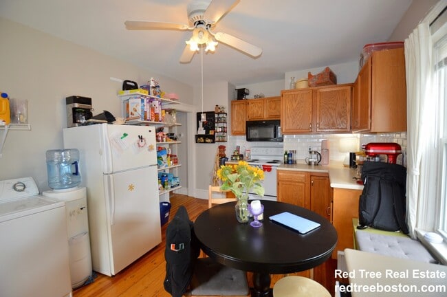 Photo - 8 Trafford St Apartments Unit 2