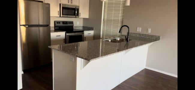 Building Photo - 2635 N 6th St Unit RRH - 2635 N 6th Street #B Rental