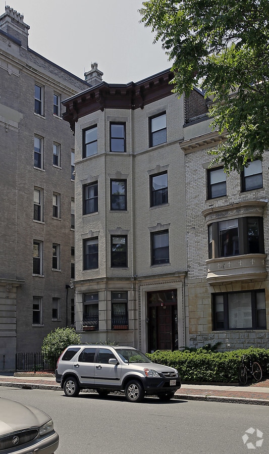 Photo - 65 Hemenway St