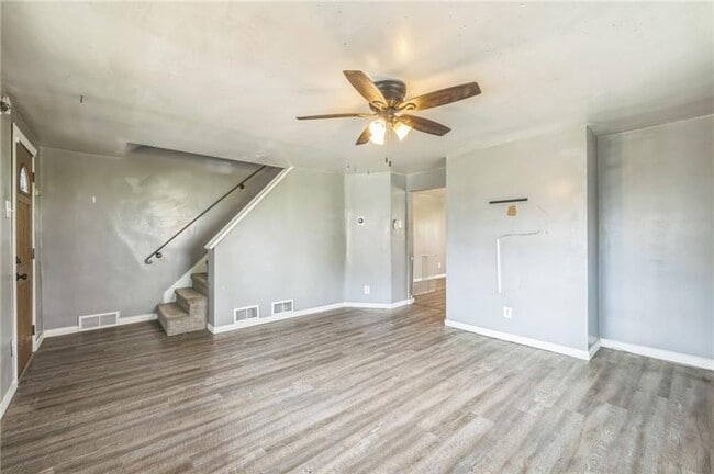 Photo - 2318 Eccles St