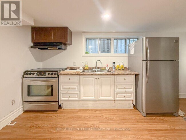 Photo - 275 Estelle Ave