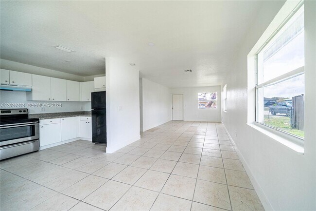 Photo - 705 NW 13th Terrace