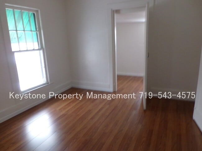Photo - $365 Off Move-in Special!  Centrally Located Apartment - 1 BD/1 Bath $725/$725 Unit #2