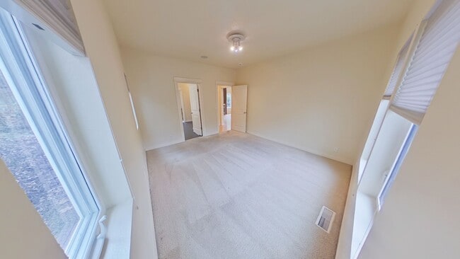 Photo - South Eugene Modern Home