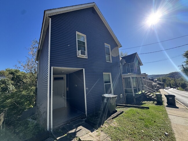 Building Photo - 356 Stewart St