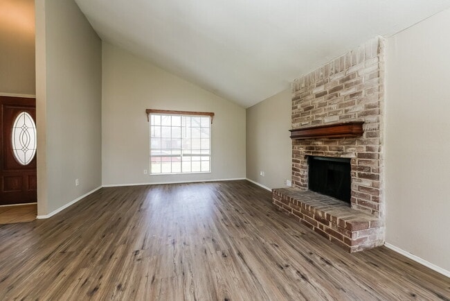 Photo - 19834 Packwood Dr