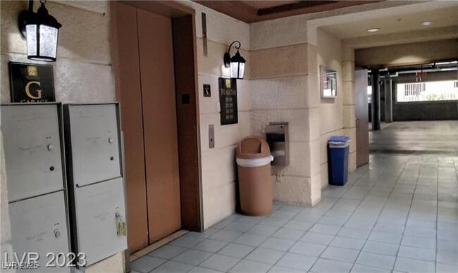 Building Photo - 270 E Flamingo Rd Unit 105 Rental